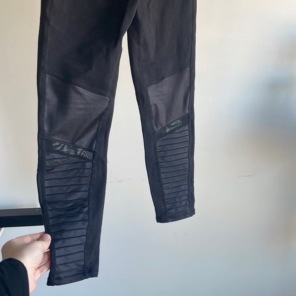 alo moto leggings black size m gently used